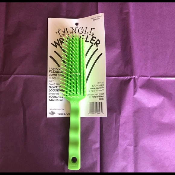 Sale! 🎉 2 for $5 -Pet Tangle Wrangler Brush - Picture 3 of 5